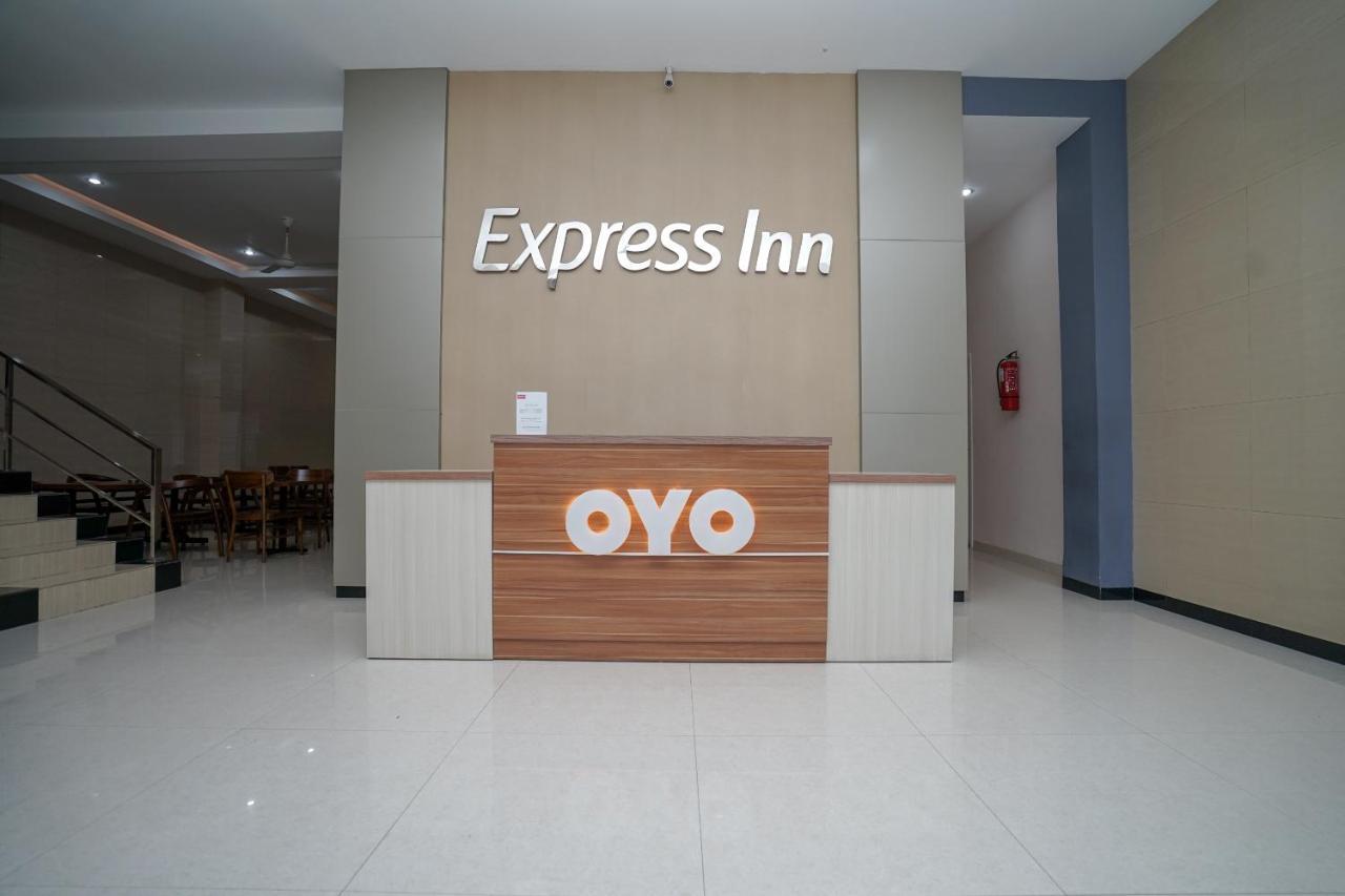 Oyo 616 Express Inn Палембанг Екстериор снимка