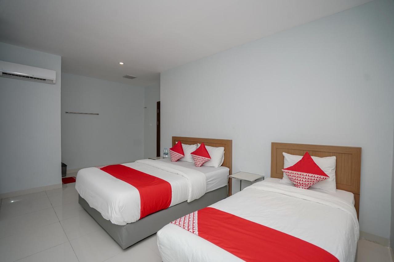 Oyo 616 Express Inn Палембанг Екстериор снимка