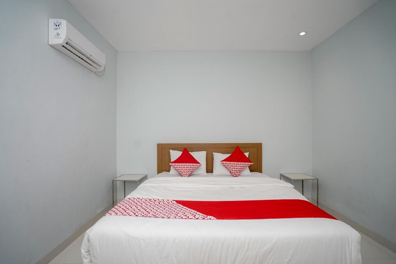 Oyo 616 Express Inn Палембанг Екстериор снимка