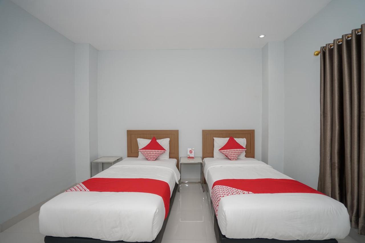 Oyo 616 Express Inn Палембанг Екстериор снимка