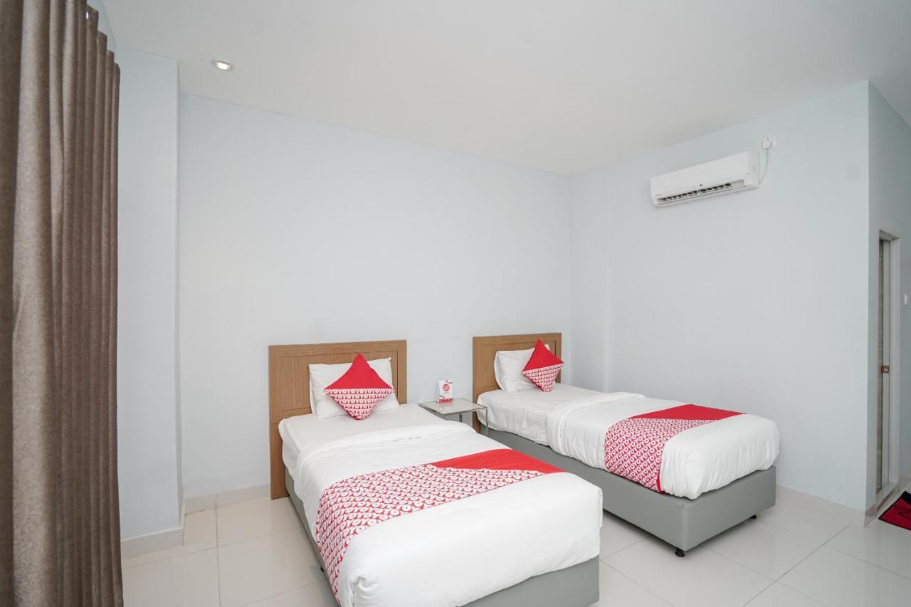Oyo 616 Express Inn Палембанг Екстериор снимка